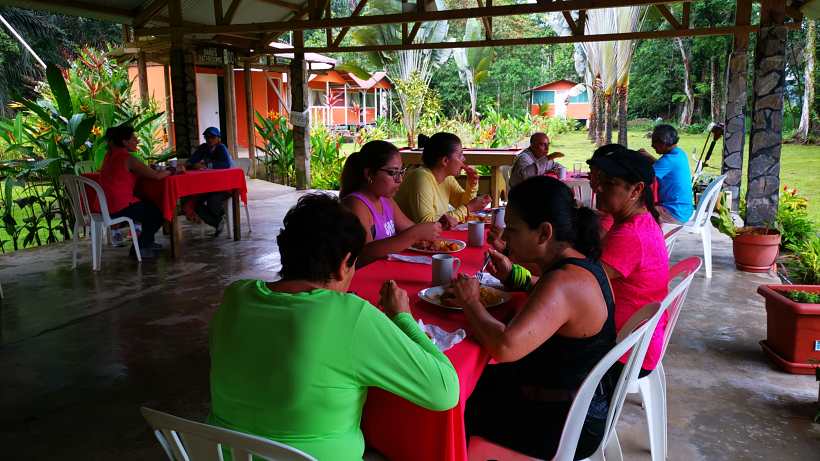 De Barra de Pacuare a Cimarrones